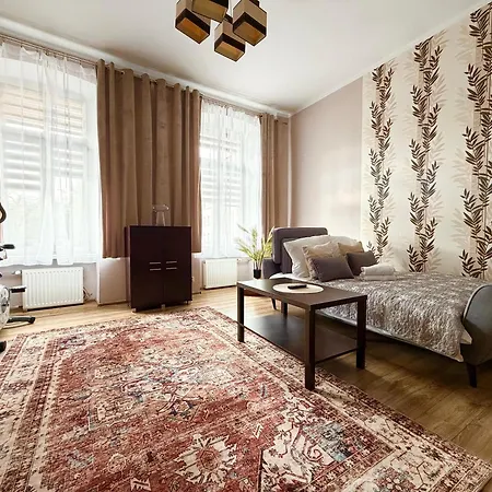 Pulaskiego Spacious By Bookinghost *